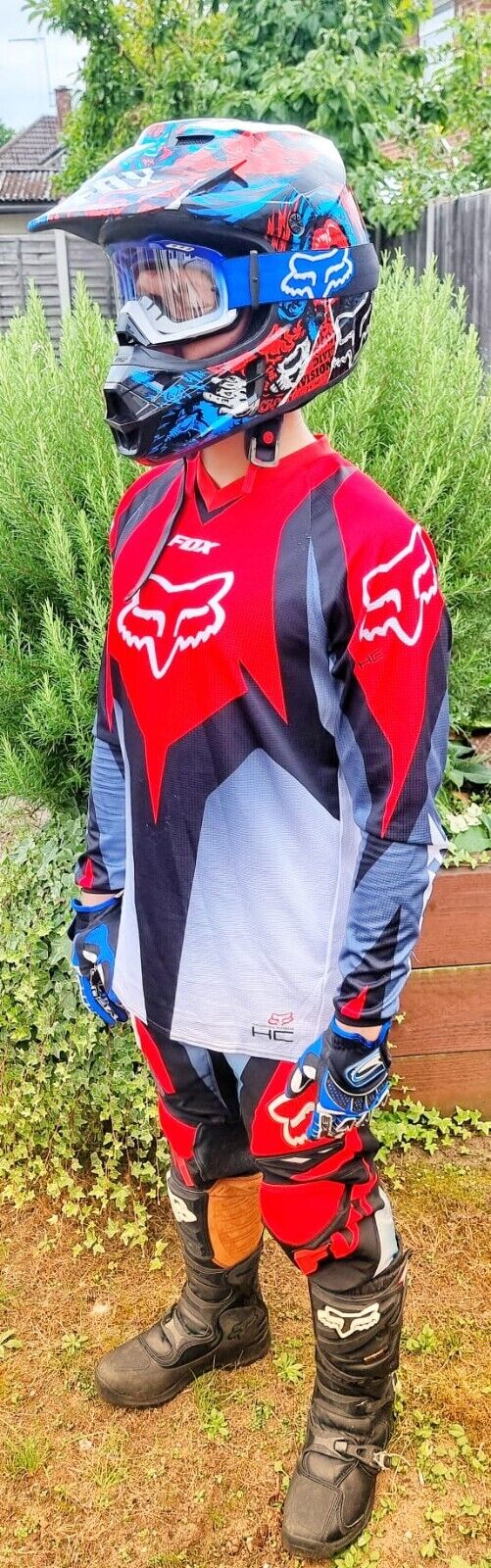 FOX MOTOR CROSS FULL KIT, INCL HELMET GOGGLES, GLOVES TROUSERS
